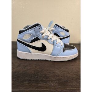 Nike Air Jordan 1 Mid Ice Blue Women’s Shoes Size 7 Youth Size 5.5Y
